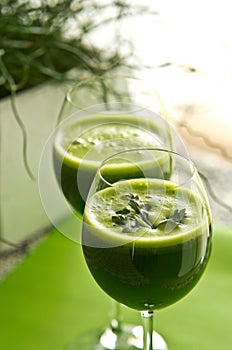 Parsley vegetable drink