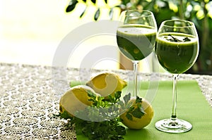 Parsley vegetable drink