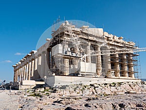 Parthenon sourrounded by scaffolding
