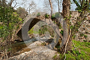 The  Broken bridge