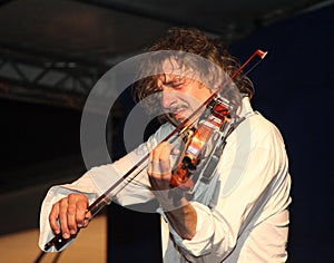 Passionate violonist