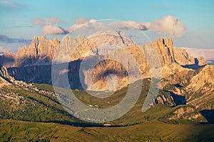   Alpi dolomiti montagne 