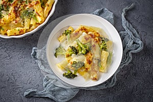 Pasta bake with broccoli and chicken