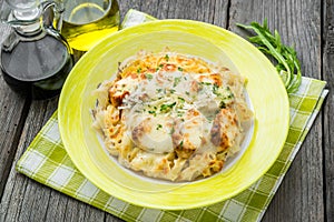 Pasta bake with broccoli and chicken