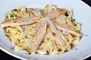 Pasta with chicken pieces