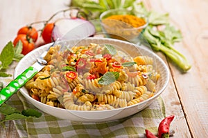 pasta with chicken ragout and curry