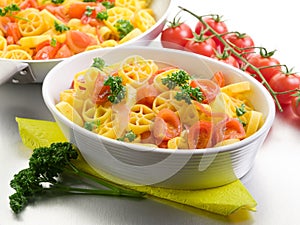 Pasta with fresh tomatoes