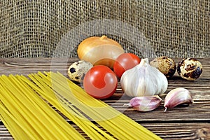 Pasta with garlic and tomatoes