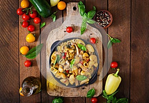 Pasta Gomiti Rigati with meat and vegetables