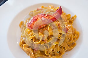 Pasta with lobster and cream