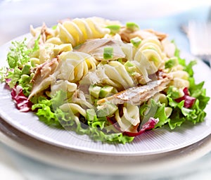 Pasta salad with avacado and mackerel
