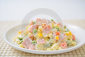 Pasta salad with ham And a variety of vegetables