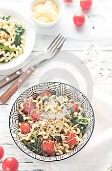 Pasta with spinach and cherry tomatoes