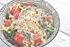 Pasta with spinach and cherry tomatoes