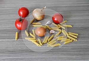 Pasta tomatoes bow garlic Egg Food frisch photo