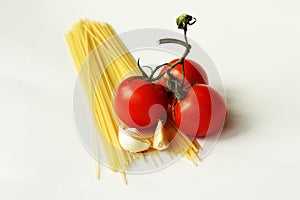 Pasta with tomatoes and garlic