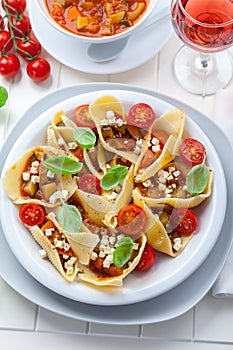 Pasta with vegetable stew