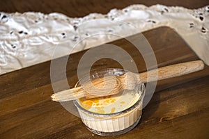 Pastry brush wooden traction with egg wash