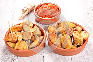 Patatas bravas