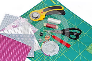 Patchwork and quilting instruments, items and fabrics hobby comp