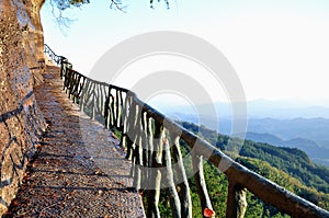 The path along the cliff