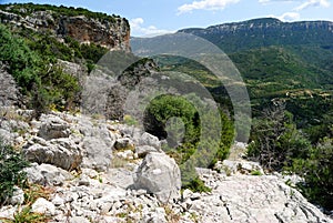 The path from cuile Sas Traes to cuile Sos Mojos, in background Monte Tundu