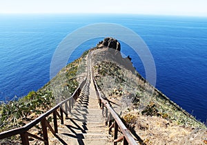 Path into the ocean