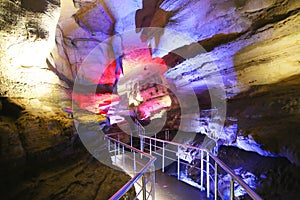 El camino turistas en único belleza cueva de reservar 