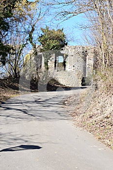 path up to the entrance of Burg OlbrÃ¼ck