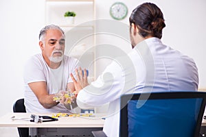 Patient suffering from diabetes visiting doctor