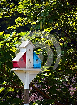 Patriotic Bird Houses on Post