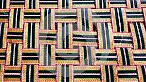 A pattern with horizontal and vertical colored segments
