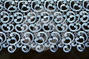 Patterned pattern embroidered with a smooth hand