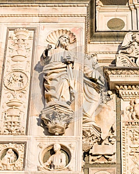 Pavia Carthusian monastery statues from the renaissance close up