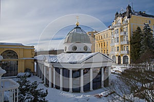 Pavilón z kríž jar mariánskej kúpele český 