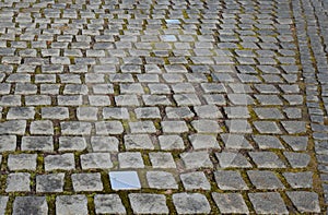 The paving block is used for paving outdoor paved areas intended for pedestrians and road vehicles. You can also use it to pave pa