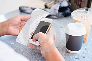 Paying Coffee Drinks by Smartphone