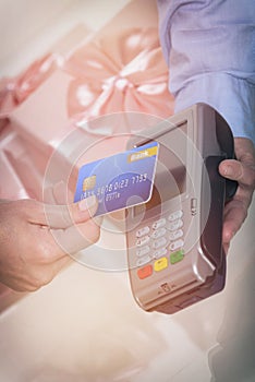 Paying with contactless credit or debit card