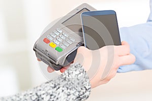 Paying contactless with smart phone