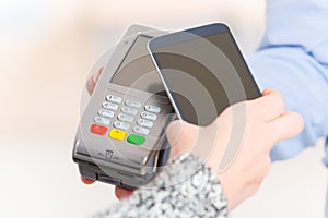 Paying contactless with smart phone