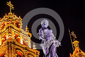 Paz Peace Statue Our Lady Basilica Night Guanajuato Mexico