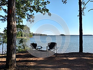 A peaceful, scenic spot beside a lake in Georgia