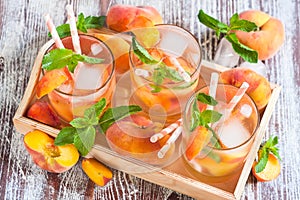 Peach lemonade