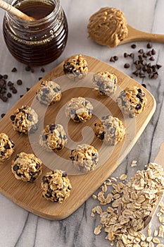 Peanut Butter and Oatmeal Energy Balls with Chocolate Chips Sweetened with Honey