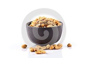 peanut nuts salt in bowl