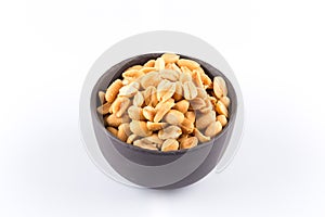 peanut nuts salt in bowl