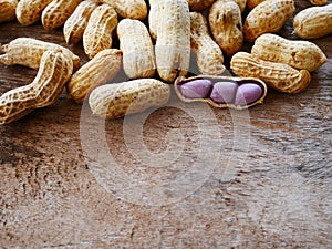 Peanut open shell on group of peanuts close shell