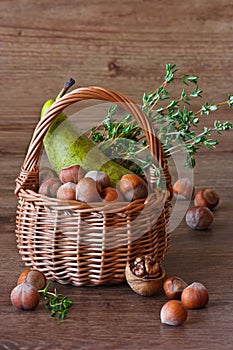 Pear, nuts and thyme.