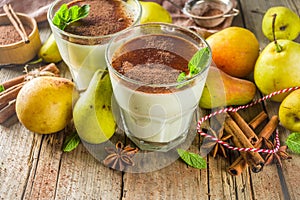 Pear smoothie with chocolate and spices