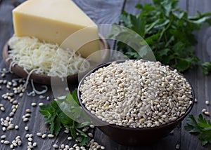 Pearl barley, herbs and cheese